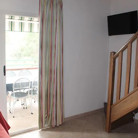 Con 2 Da Letto A 200 M Dalla Linguizzetta