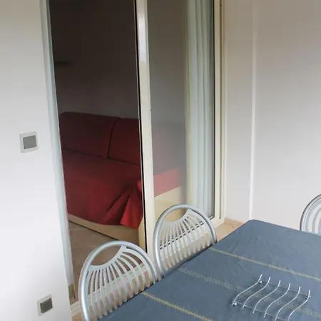 Con 2 Da Letto A 200 M Dalla Linguizzetta