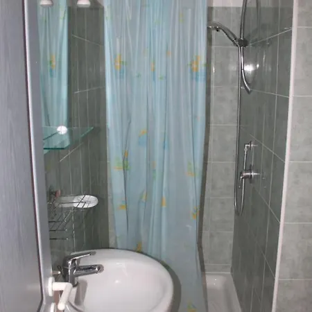 Con 2 Da Letto A 200 M Dalla Linguizzetta