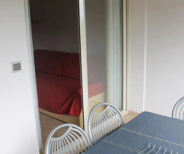 Con 2 Da Letto A 200 M Dalla Linguizzetta